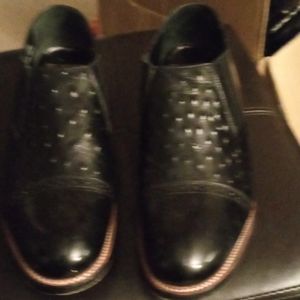 Men's size 9D shoes